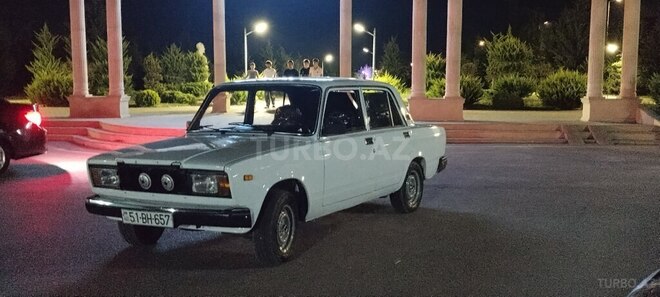 LADA (VAZ) 2107-2