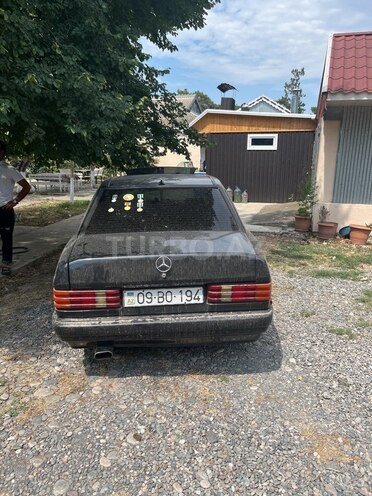 Mercedes 190-2