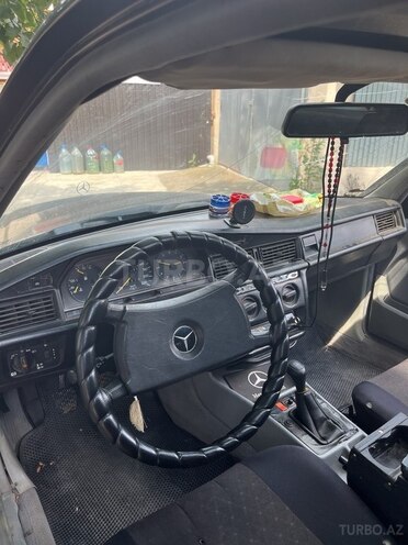 Mercedes 190-6