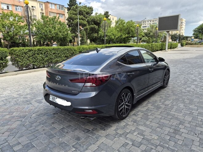 Hyundai Elantra-7