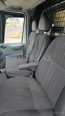 Ford Transit-8