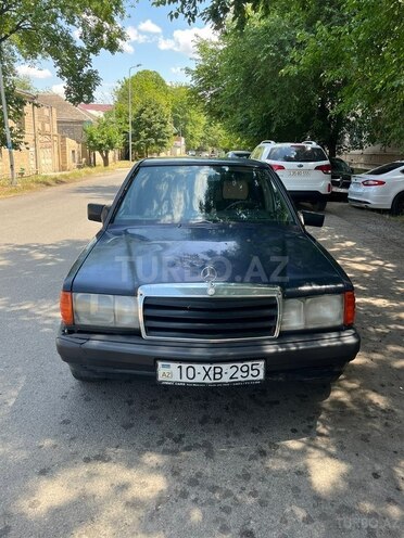 Mercedes 190-1
