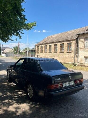 Mercedes 190-4