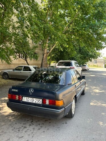 Mercedes 190-9