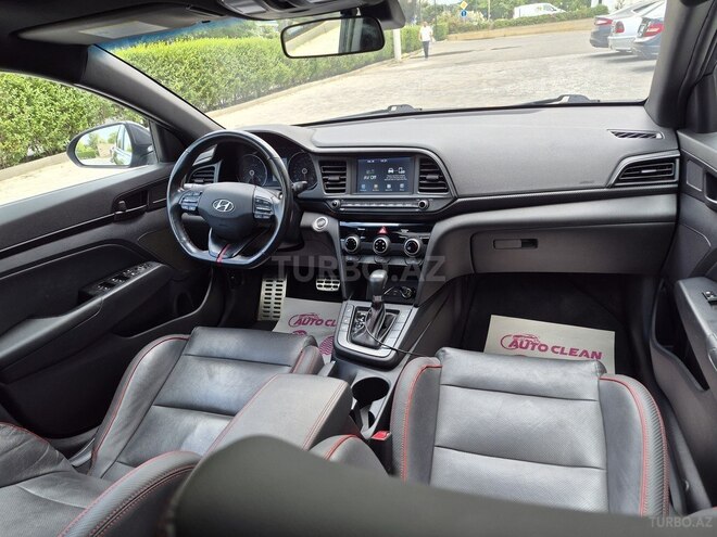 Hyundai Elantra-15