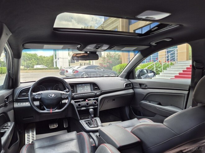 Hyundai Elantra-14