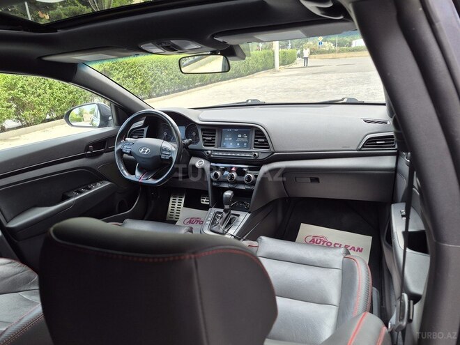 Hyundai Elantra-18
