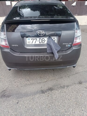 Toyota Prius-8