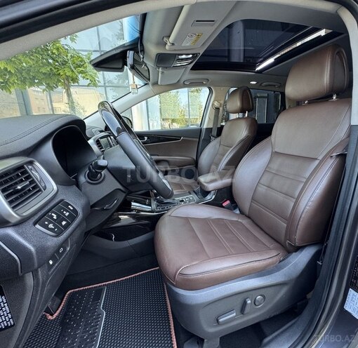 Kia Sorento-11