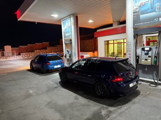 Volkswagen Golf-11