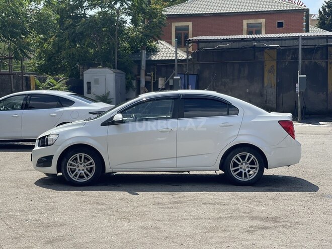 Chevrolet Aveo-2