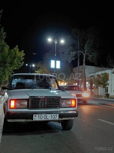 LADA (VAZ) 2107-2