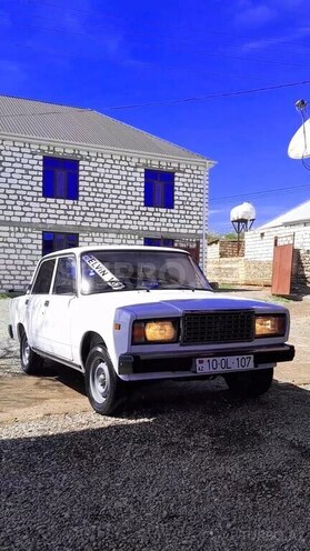 LADA (VAZ) 2107-1