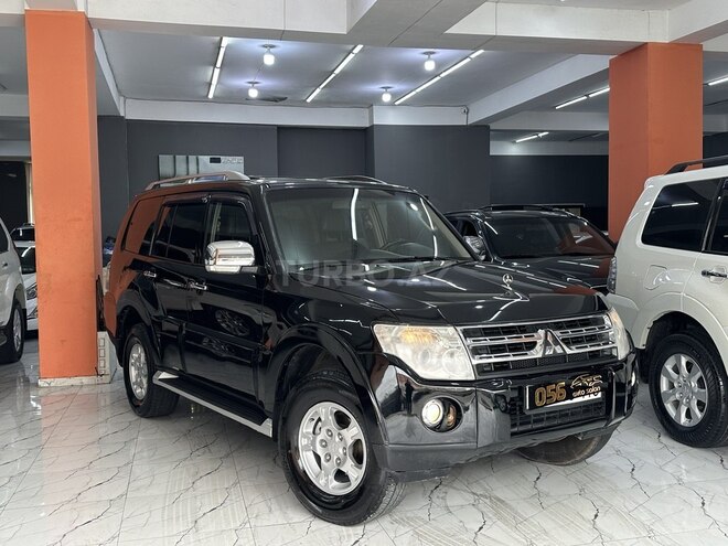 Mitsubishi Pajero-4