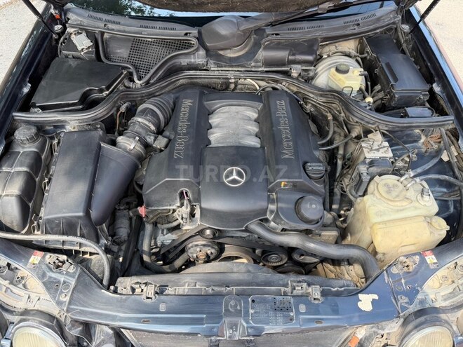 Mercedes E 280-7