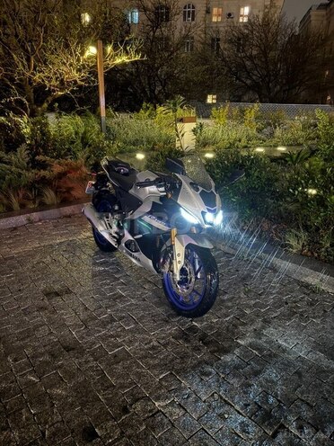 Yamaha R15M-2