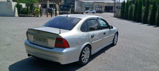 Opel Vectra-4