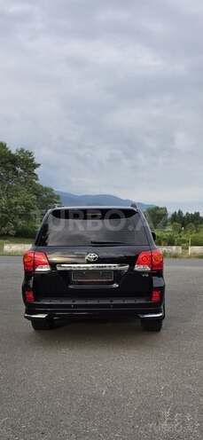 Toyota Land Cruiser-2