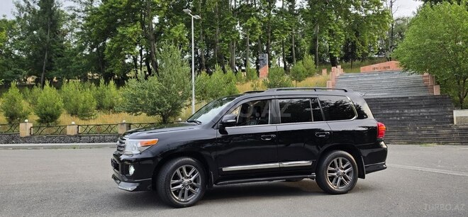 Toyota Land Cruiser-3