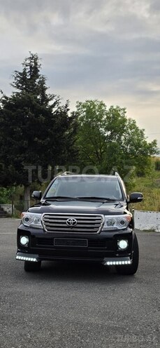 Toyota Land Cruiser-6