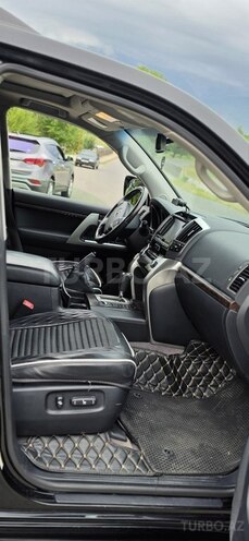 Toyota Land Cruiser-15