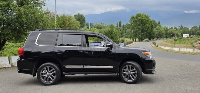 Toyota Land Cruiser-8