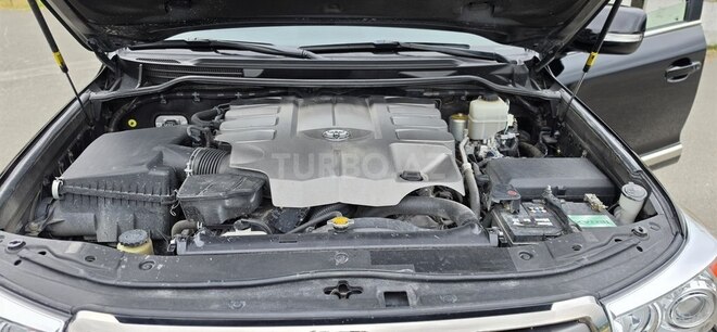 Toyota Land Cruiser-16