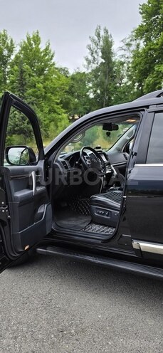 Toyota Land Cruiser-14