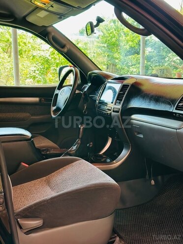 Toyota Land Cruiser Prado-12