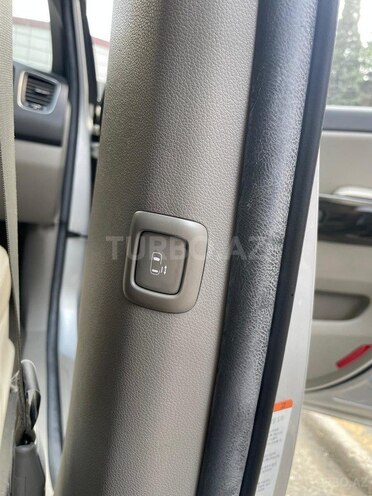 Kia Carnival-8