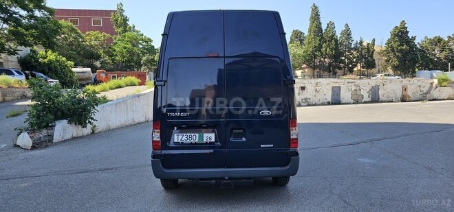 Ford Transit-4