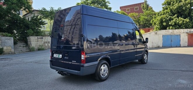 Ford Transit-5