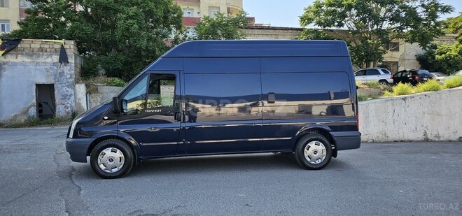 Ford Transit-8
