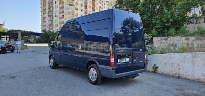 Ford Transit-6