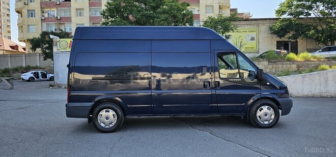 Ford Transit-7