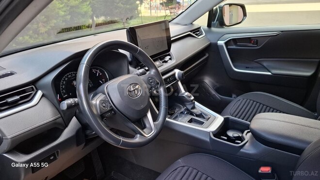 Toyota RAV4-15