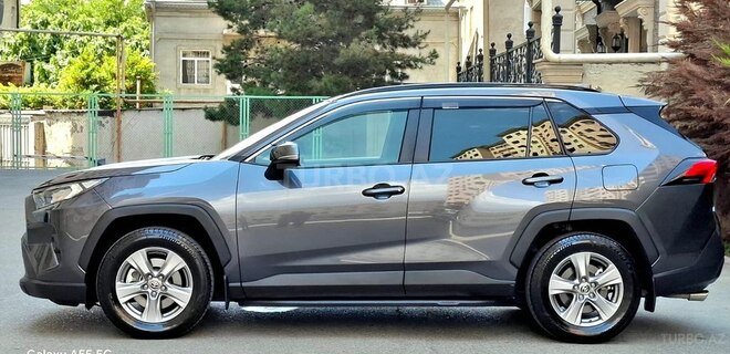 Toyota RAV4-6