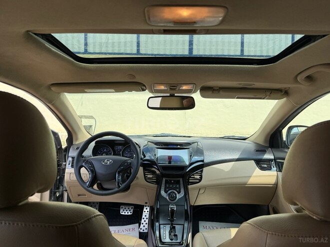 Hyundai Elantra-16
