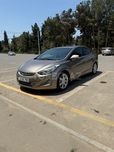Hyundai Elantra-14
