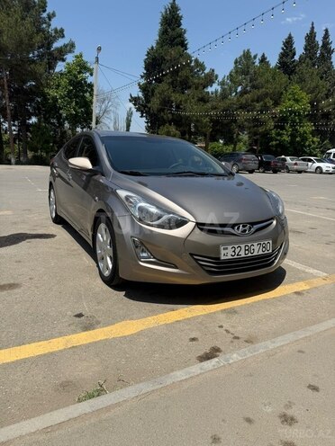 Hyundai Elantra-1