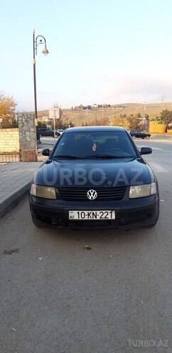 Volkswagen Passat-1