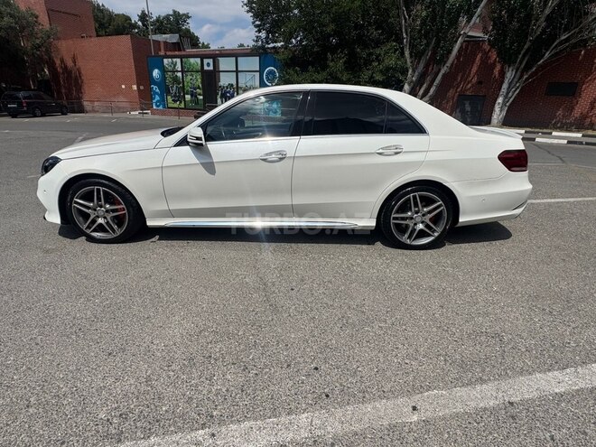 Mercedes E 250-11