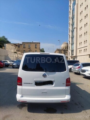 Volkswagen Caravelle-6