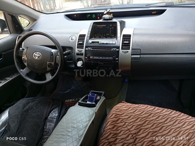 Toyota Prius-8