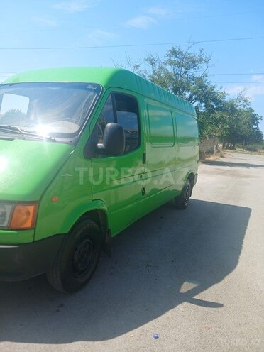 Ford Transit-6