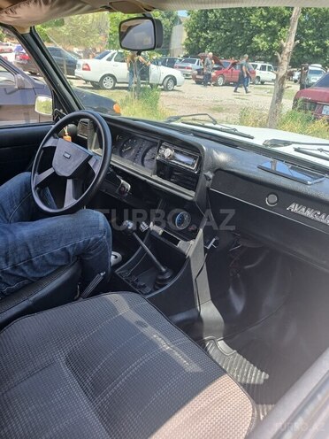LADA (VAZ) 2107-2