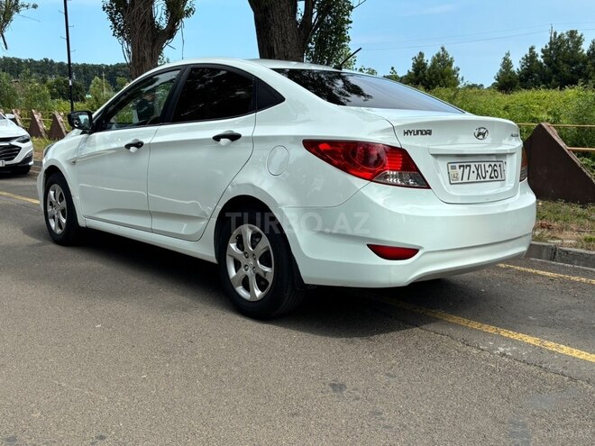 Hyundai Accent-6