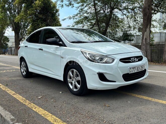 Hyundai Accent-7