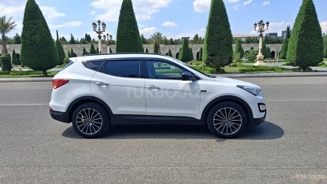 Hyundai Santa Fe-5