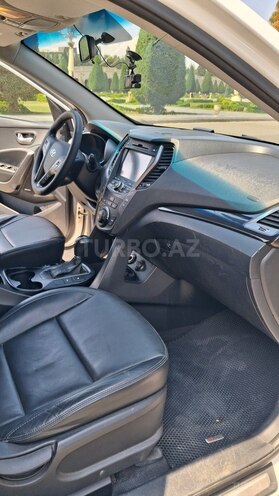 Hyundai Santa Fe-10